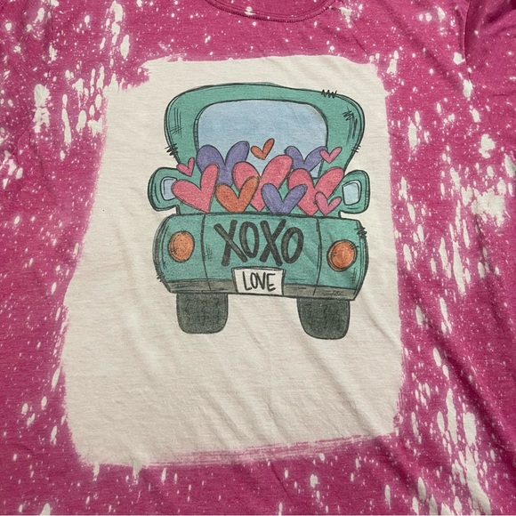 XOXO Cute Pink Heart Truck Happy Valentine's Day T-Shirt Size Large Gildan - Picture 5 of 8